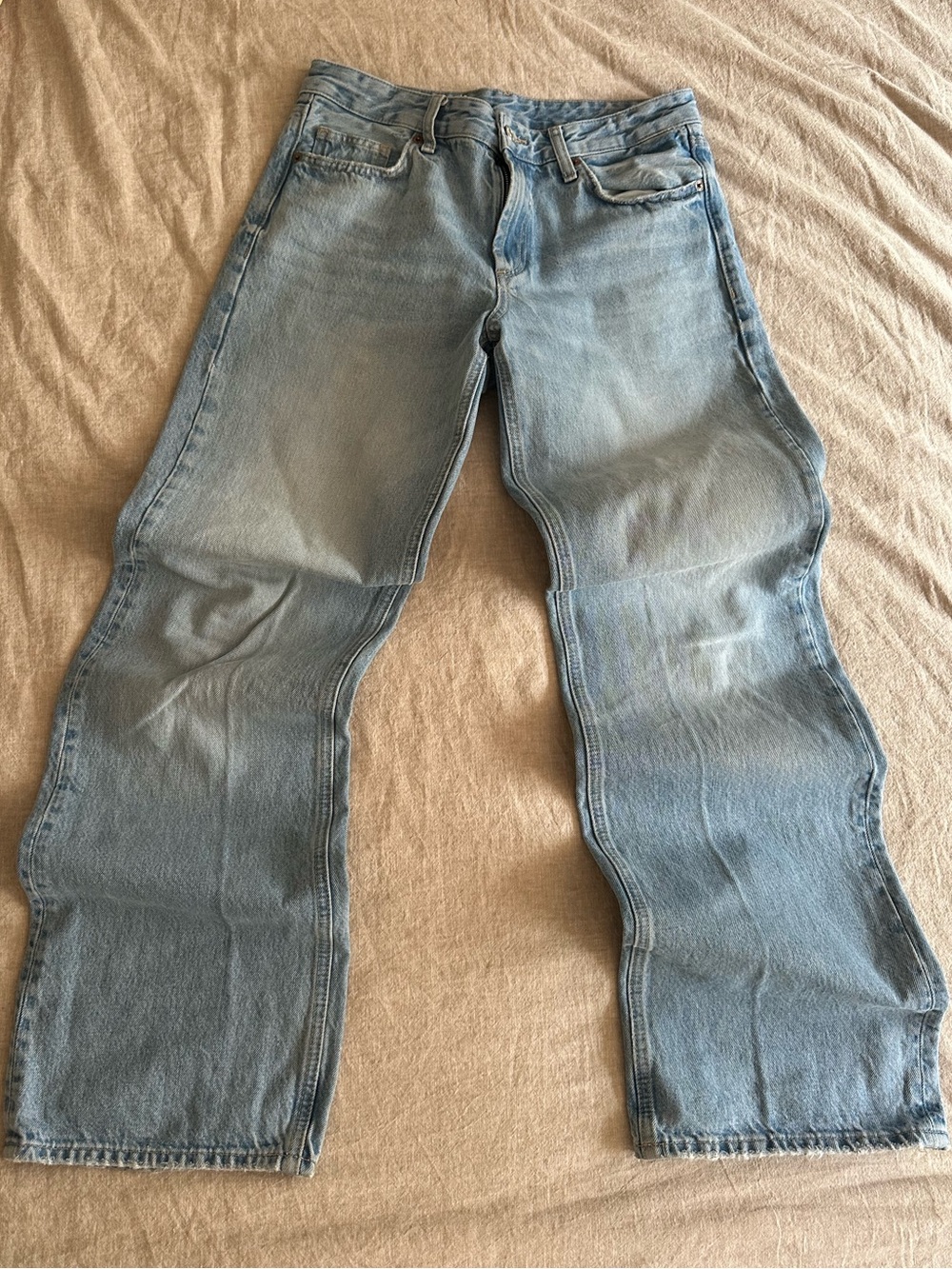 Zara Light Wash Wide Leg Flare Jeans Size 6